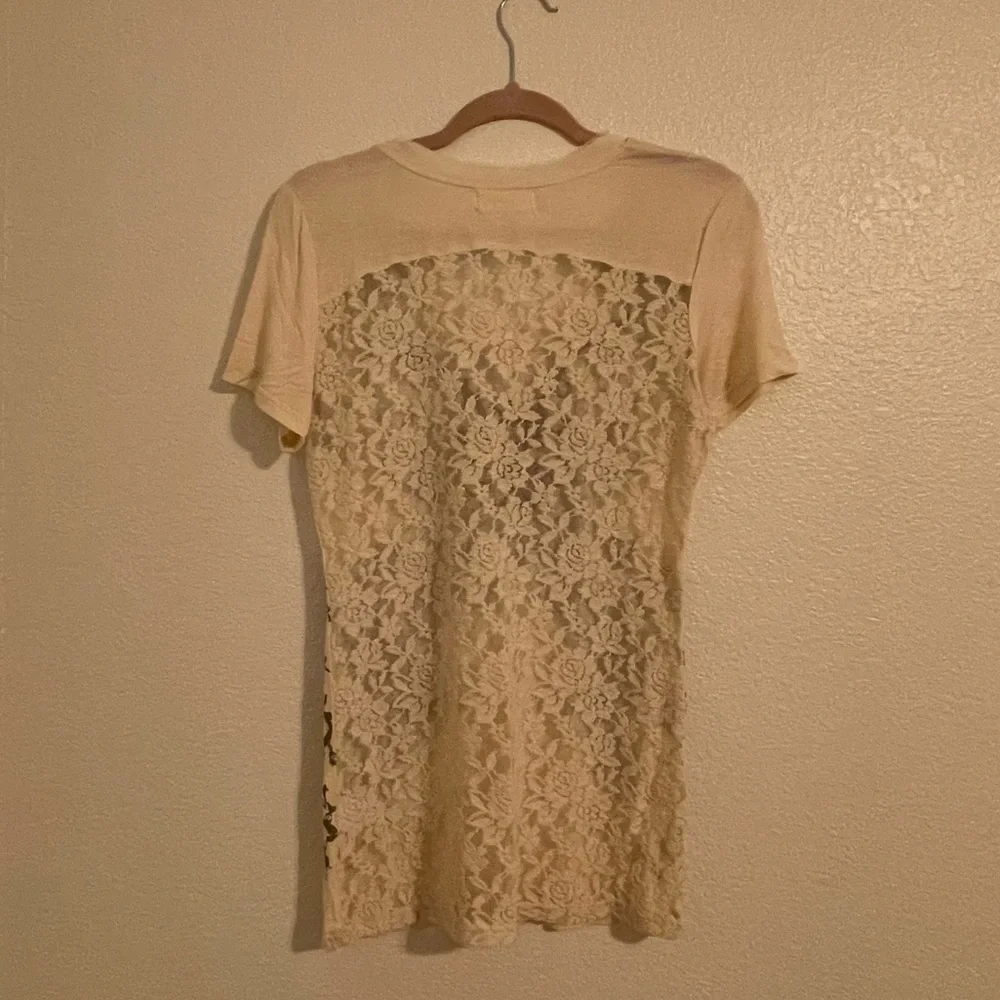 Urban Mangoz tunic style shirt from The Buckle. Size Small - Picture 2 of 5
